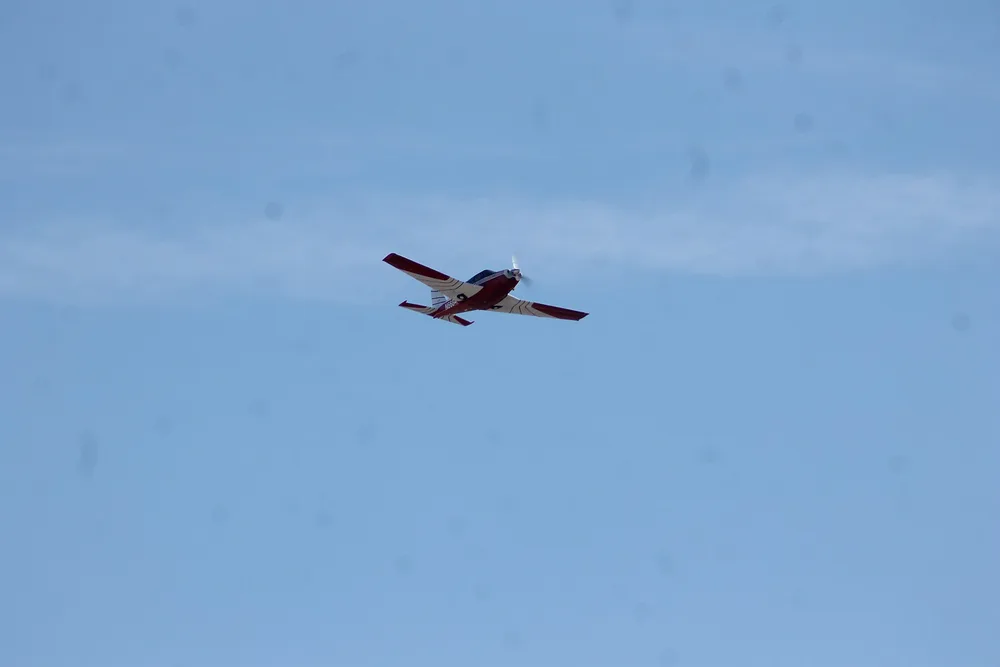 Representative photo of a Piper PA-24-250 Comanche, not this aircraft