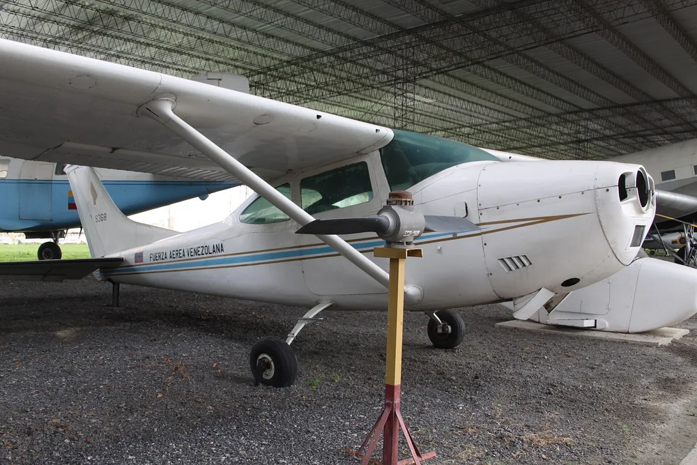 Representative photo of a Cessna 182 Skylane, not this aircraft