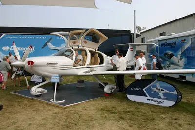 Representative photo of a Diamond DA50, not this aircraft