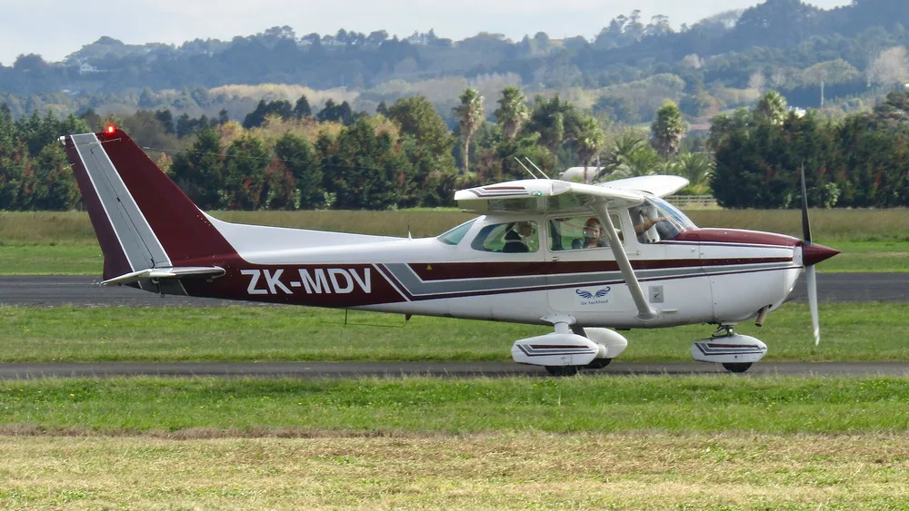 Representative photo of a Cessna 172N, not this aircraft