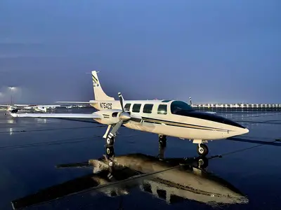 Representative photo of a Piper Aerostar, not this aircraft