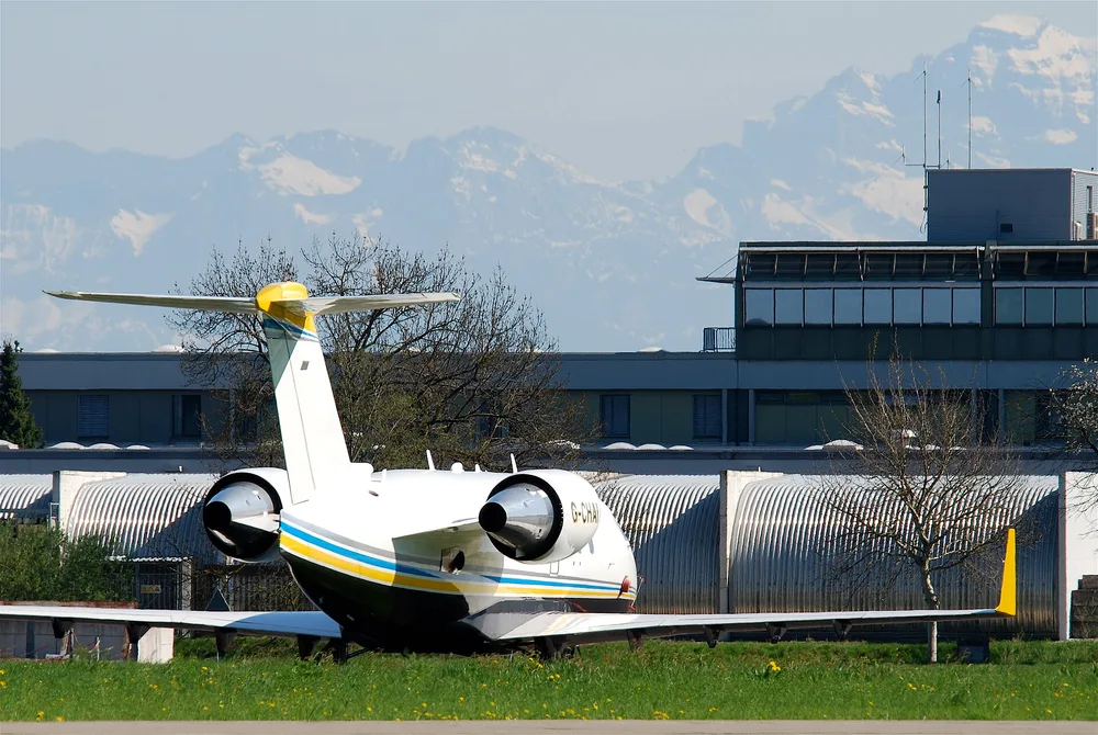 Representative photo of a Bombardier Challenger 601-3R, not this aircraft