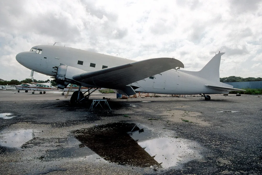 Representative photo of a Douglas DC-3, not this aircraft