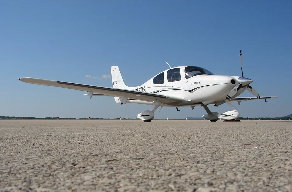 Representative photo of a Cirrus SR22 GTS, not this aircraft