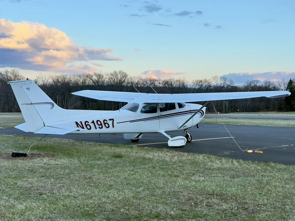 Representative photo of a Cessna 172M, not this aircraft