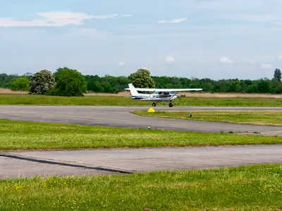 Representative photo of a Cessna 152, not this aircraft