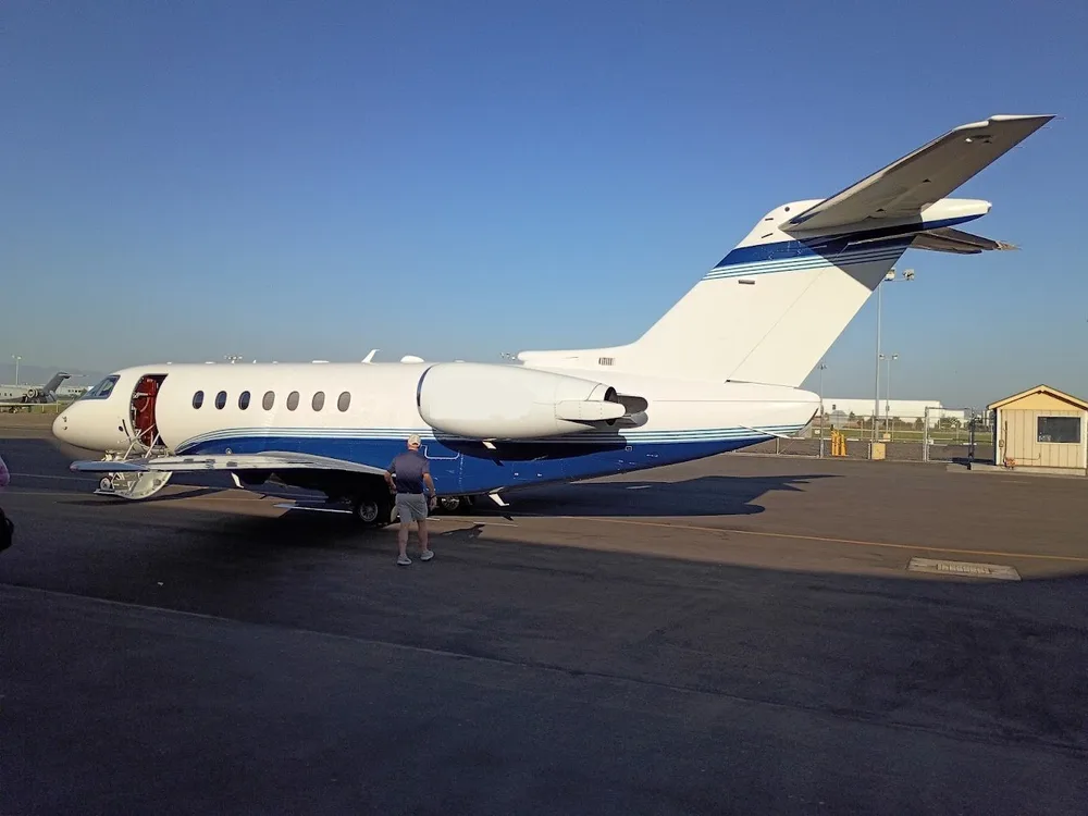 Representative photo of a Hawker 4000, not this aircraft