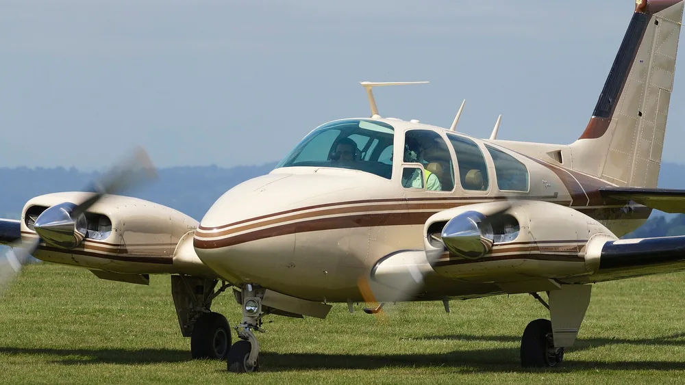 Representative photo of a Beechcraft Baron, not this aircraft