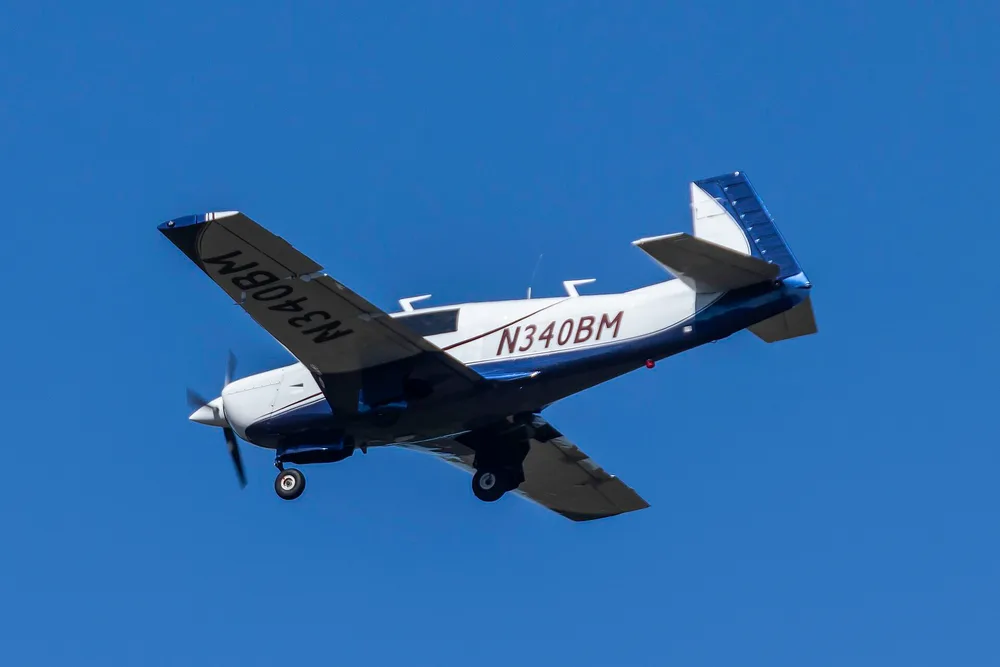 Representative photo of a Mooney M20J, not this aircraft