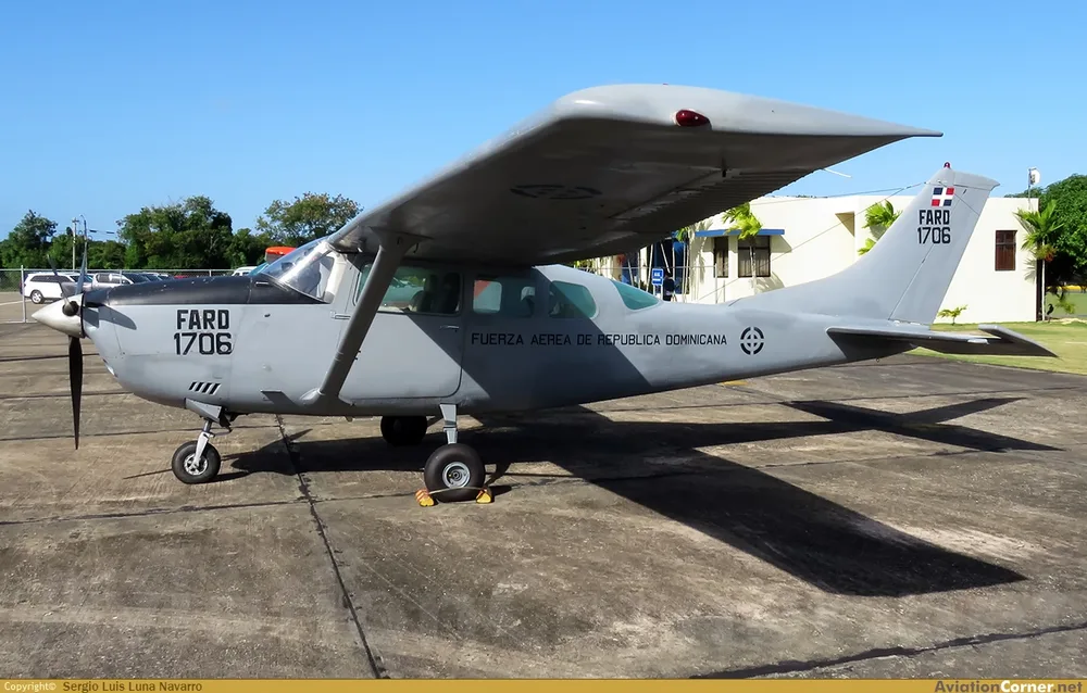 Representative photo of a Cessna 206H Stationair, not this aircraft