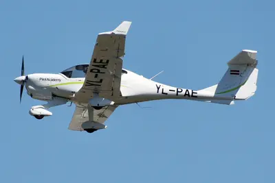 Representative photo of a Diamond DA40, not this aircraft