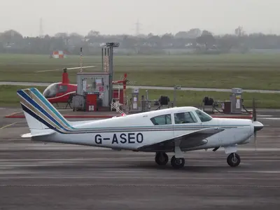 Representative photo of a Piper PA-24 Comanche, not this aircraft