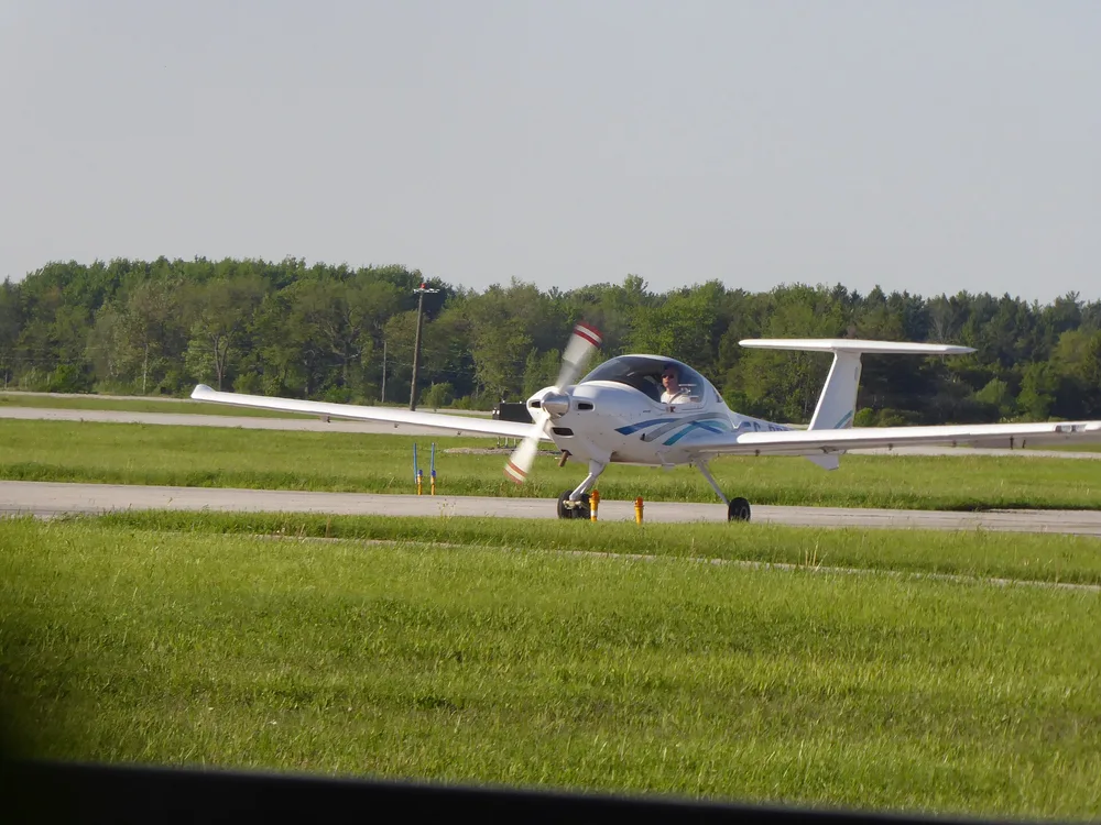 Representative photo of a Diamond DA20, not this aircraft