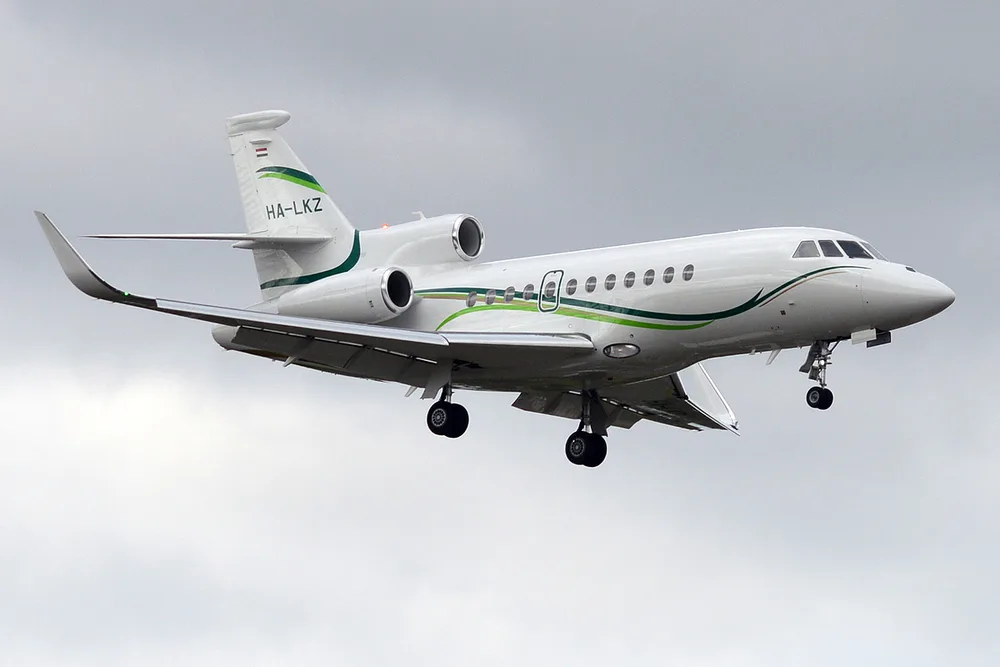 Representative photo of a Dassault Falcon 900LX, not this aircraft